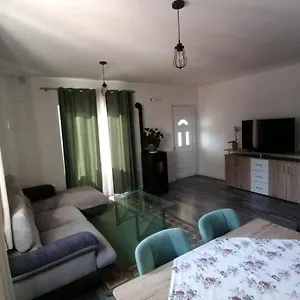  Apartment Nana
