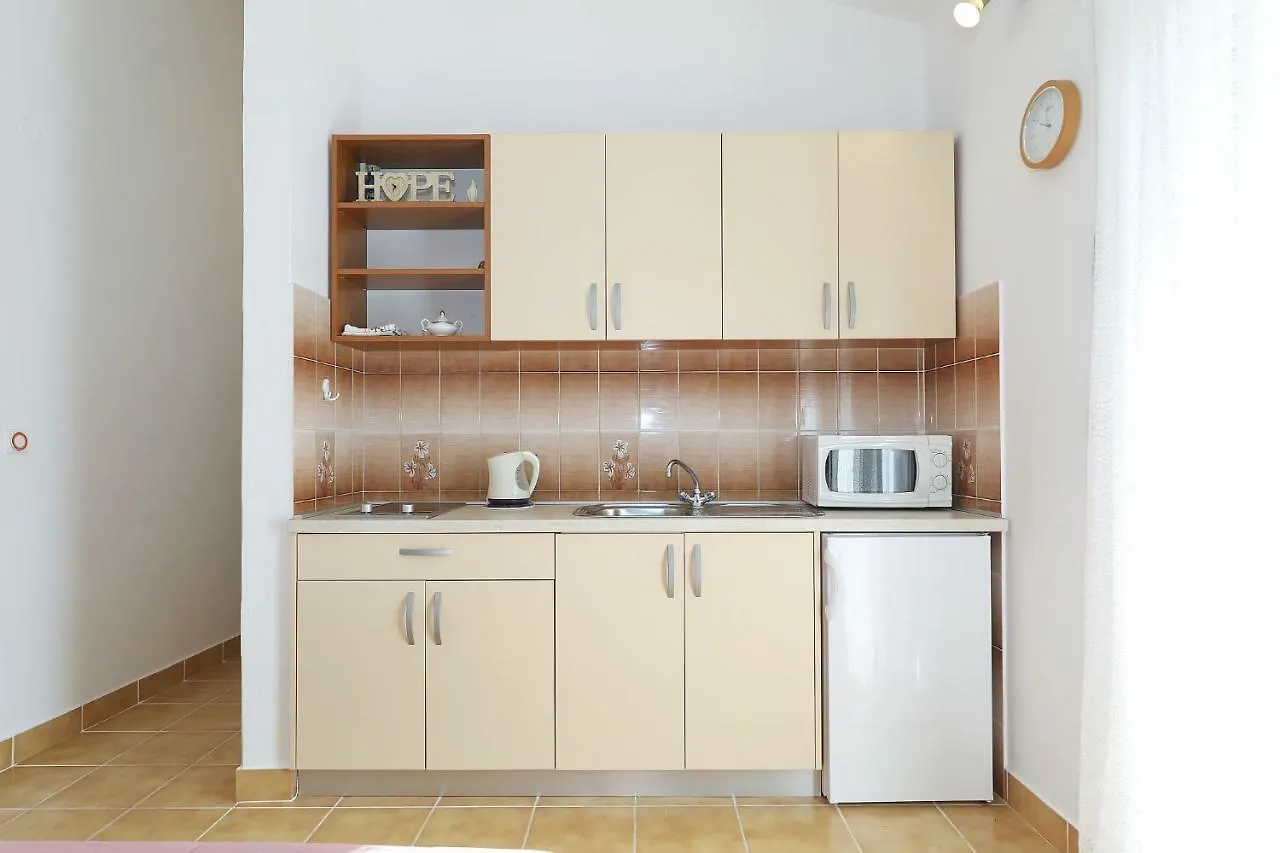 Apartments Vedrana 비오그라드나모루