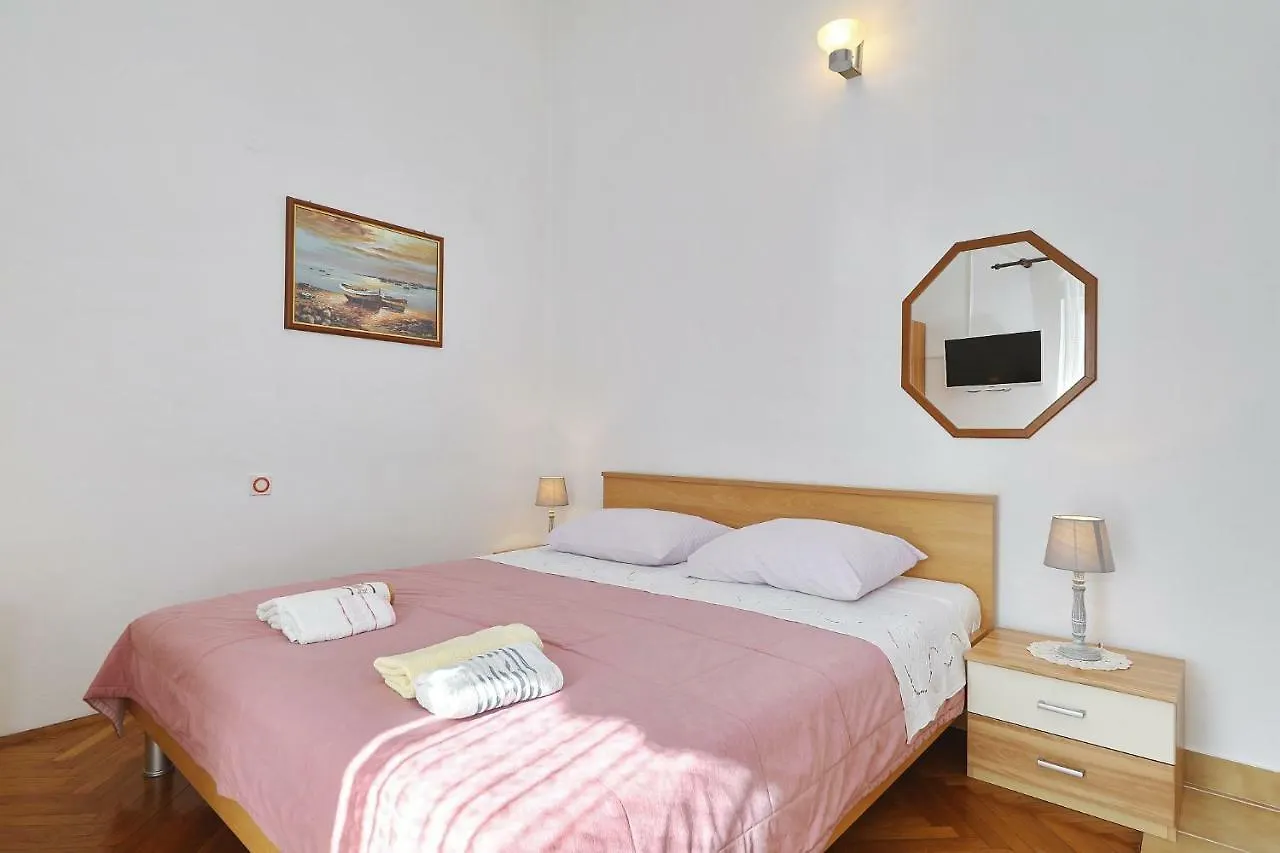 Apartments Vedrana 비오그라드나모루