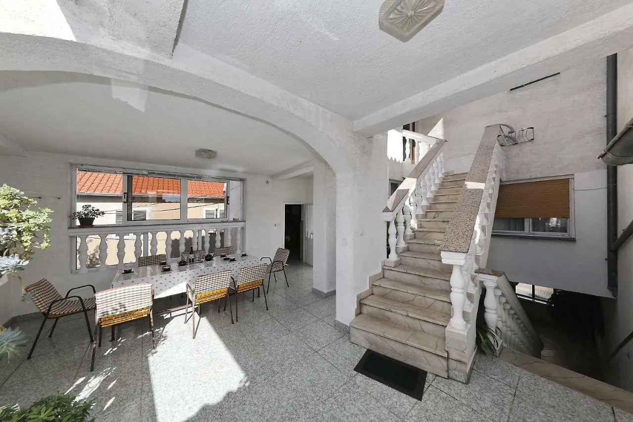 Apartments Vedrana 비오그라드나모루